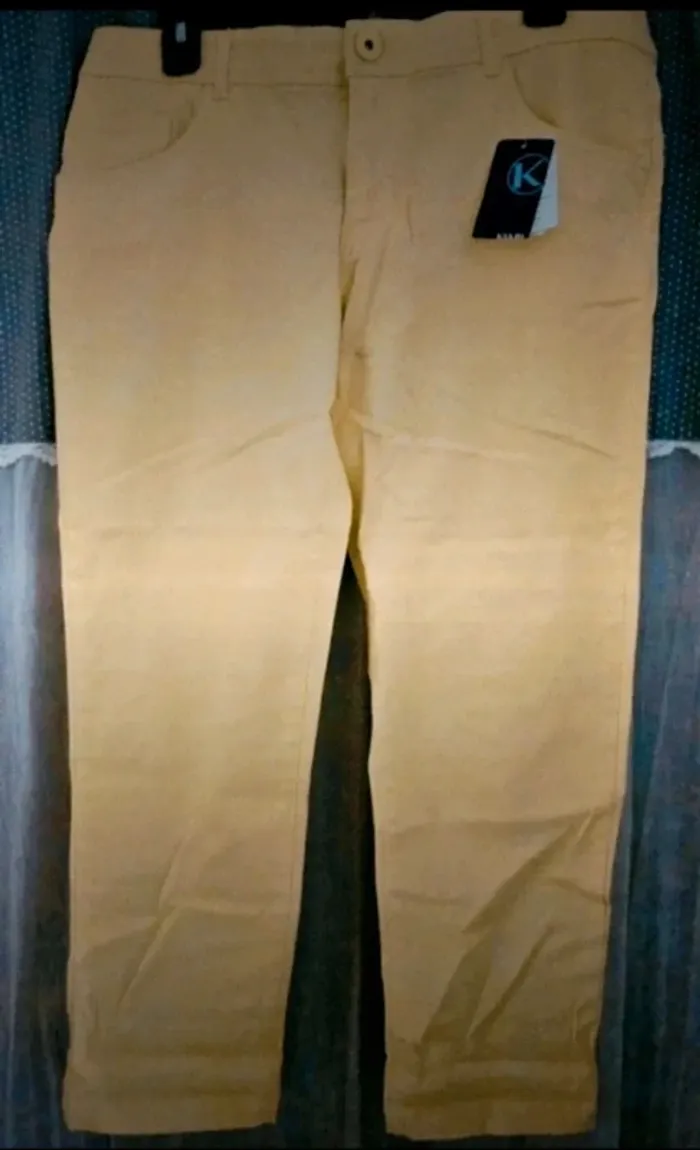 Pantalon jaune Kiabi Taille 44 Neuf - photo numéro 3