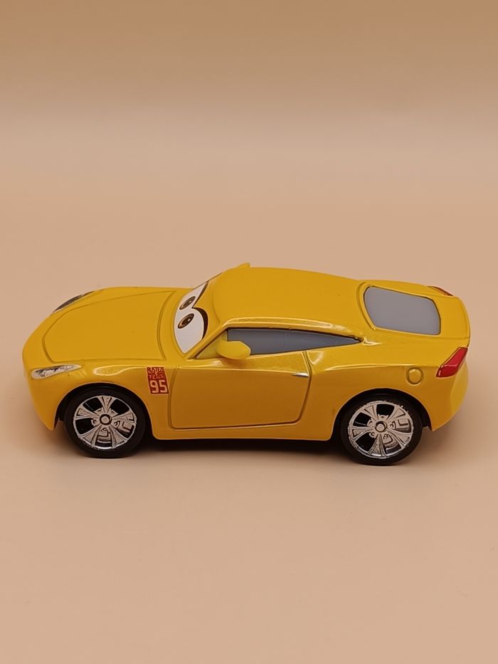 Voiture Cars Cruz Ramirez - photo numéro 2