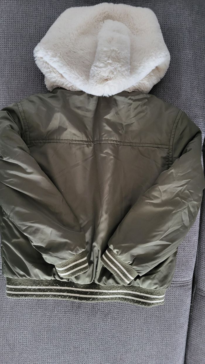 Blouson a capuche fourrés 6 à 7 ans - photo numéro 2