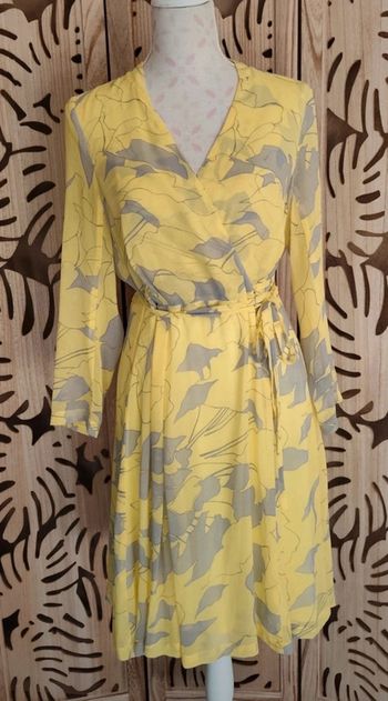 Robe cache-cœur fluide et légère - Imprimé abstrait jaune et gris - Taille M Zara Basic