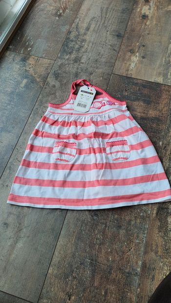 Très belle robe Sergent major 6 mois 68 cm en très bon état 👌 neuf avec étiquette 🏷