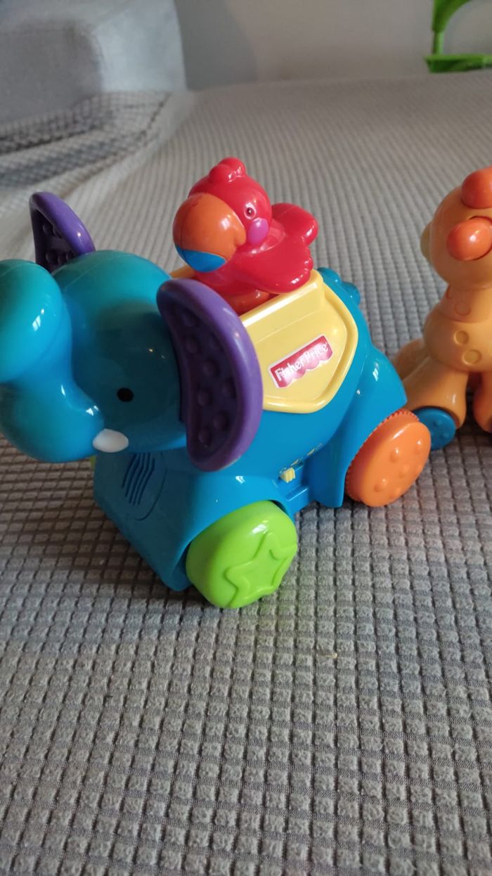 Train musical parade des animaux Fisher price - photo numéro 2