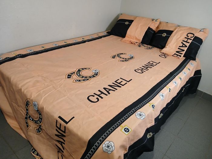 Drap de lit avec 4 taies d'oreiller