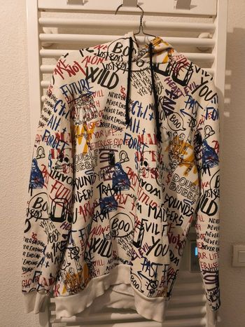 Pull À Capuche Vintage Différents Motifs Neuf Aucun Défaut Aucune Tâche État Neuf Jamais Porté ☮️🎉😱🎁👍🏻 Couleur Blanc Avec Plusieurs Motifs