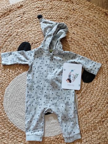 Combinaison tape à l'oeil