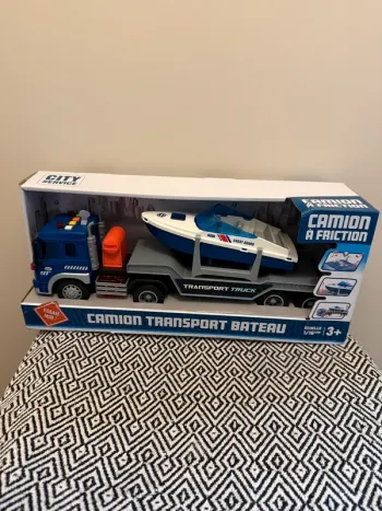 WDK - Camion Transport et son bateau sons et lumière - 3 ans et +