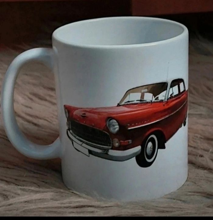 Tasse blanche avec voiture vintage - photo numéro 3