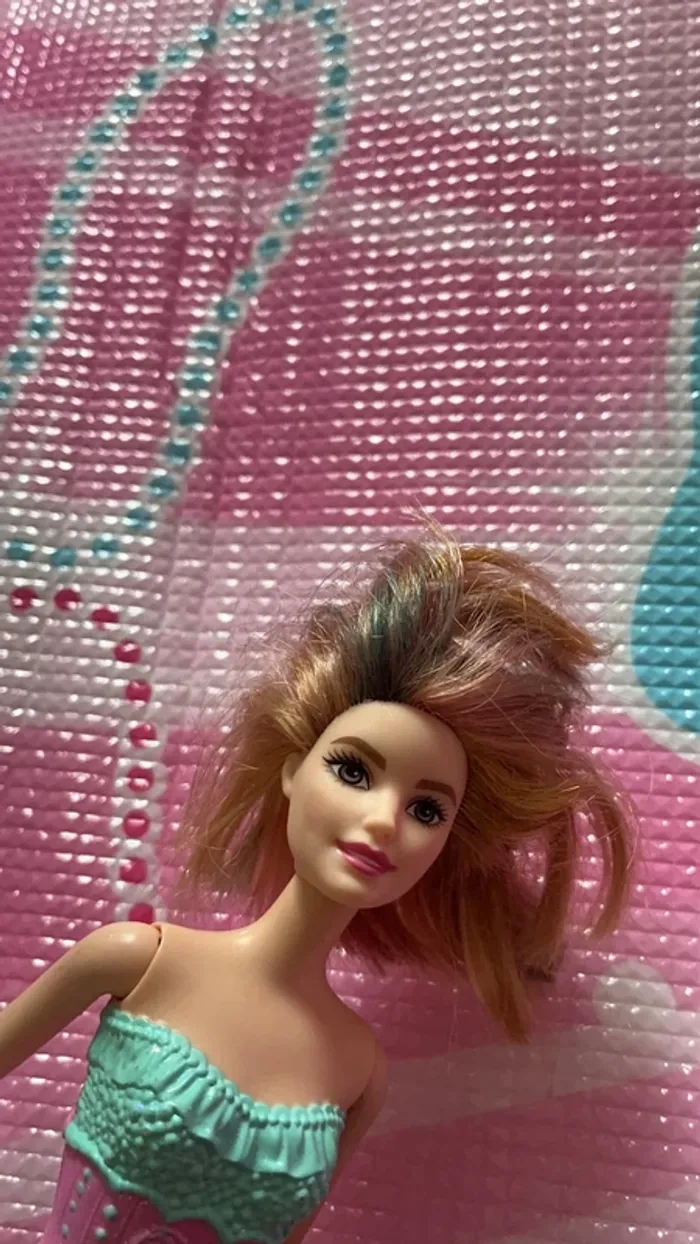 Barbie + jupe - photo numéro 7