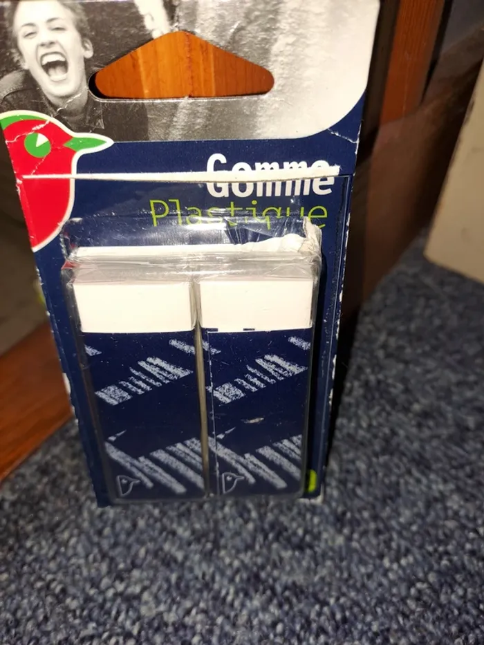 Lot de 2 Gommes Blanches Neuves - Marque Auchan - photo numéro 3