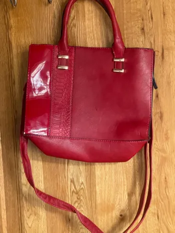 Sac à main rouge