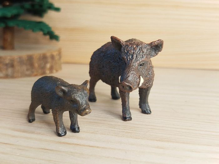 Figurine sanglier et marcassin Animal de la forêt