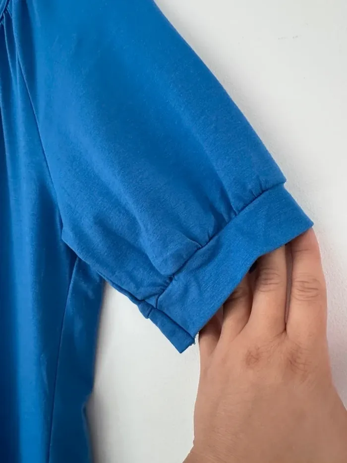 T-shirt bleu - photo numéro 2