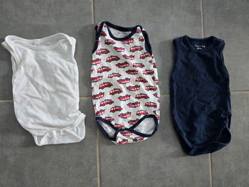 Lot de 3 bodies sans manches