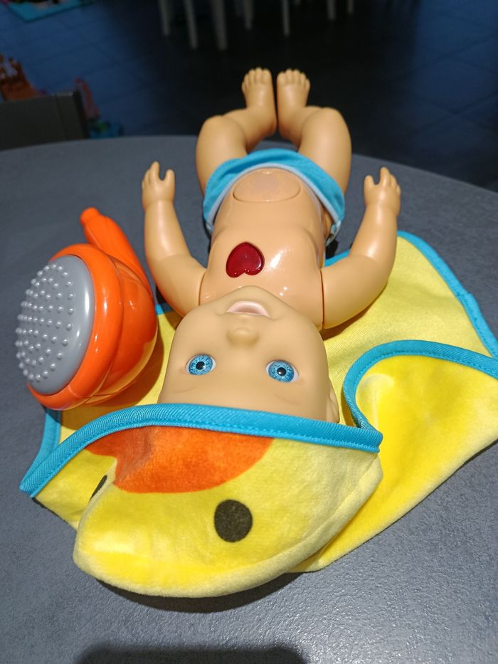 Valentin prend son bain - photo numéro 2