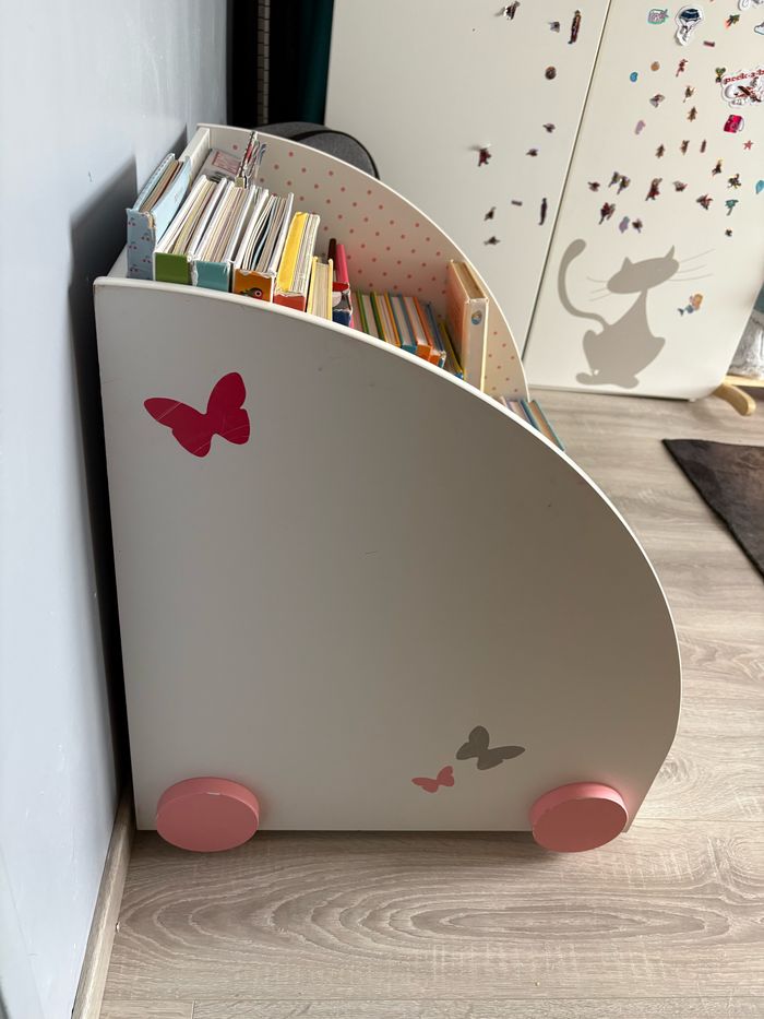 Bibliothèque enfants + lot de livres divers enfants - photo numéro 2