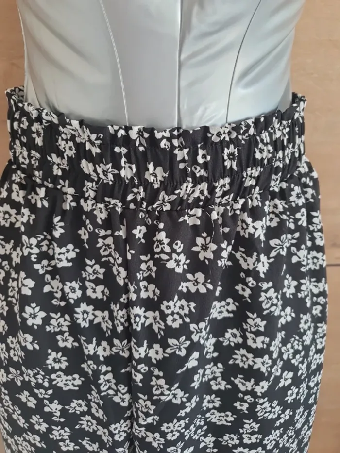 Pantalon fluide fleuri - photo numéro 3