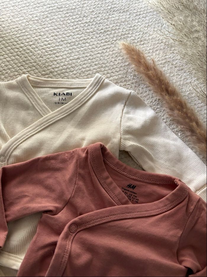 Lot de 2 bodies H&M / Kiabi - photo numéro 2