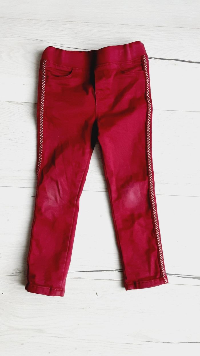 Vêtement fille pantalon type jean tregging fuschia Okaïdi 3 ans