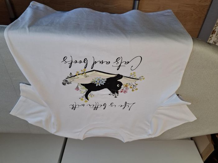 Beau tee-shirt femme blanc imprimé chat/fleurs/livre M neuf - photo numéro 2