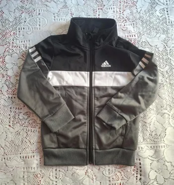 Veste Adidas noire et grise enfant 5ans (110cm) - Neuve