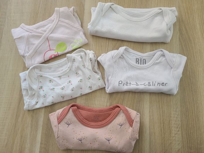 Lot vêtements fille 1 mois (44 pièces) - photo numéro 6