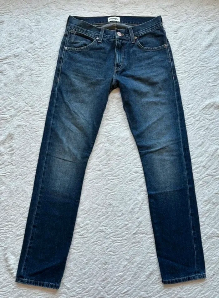 Jean Wrangler Larston bleu foncé délavé coupe slim tapered homme taille W28 38 M L32 - photo numéro 3