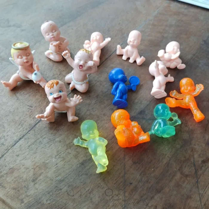Lot de 13 babie's + 6 figurines animaux