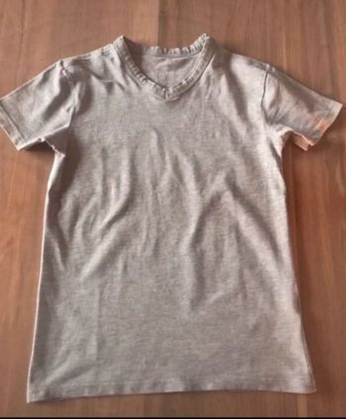 t-shirt garçon gris chiné col V coton élastane