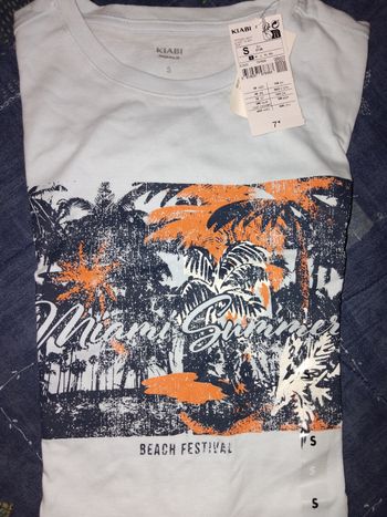 T-shirt bleu clair