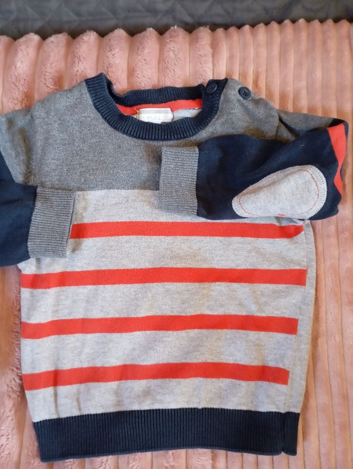 Lot 2 pulls et 1 pantalon  18 mois - photo numéro 3