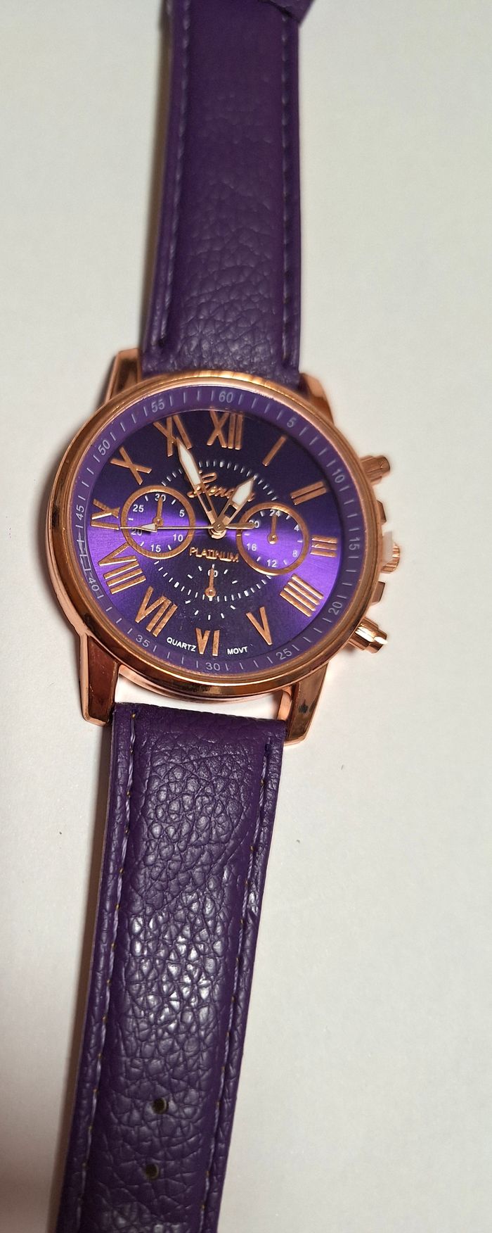 NEUVE ! MONTRE QUARTZ FEMME - VIOLET - photo numéro 2