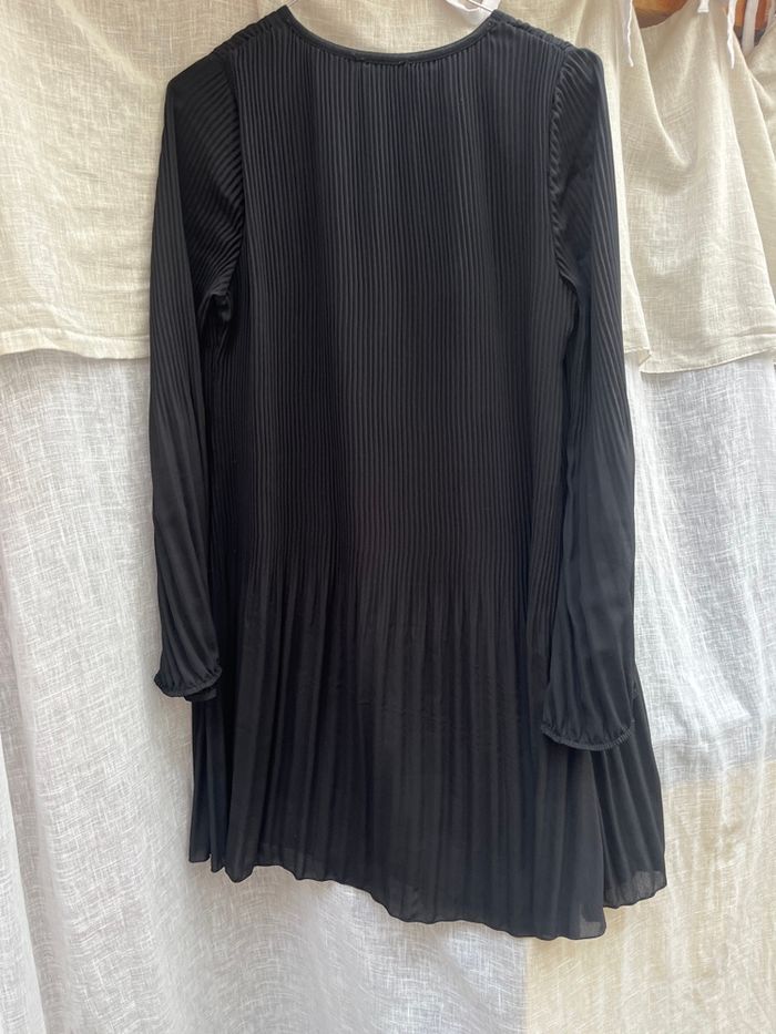 Robe noire plissée - photo numéro 2