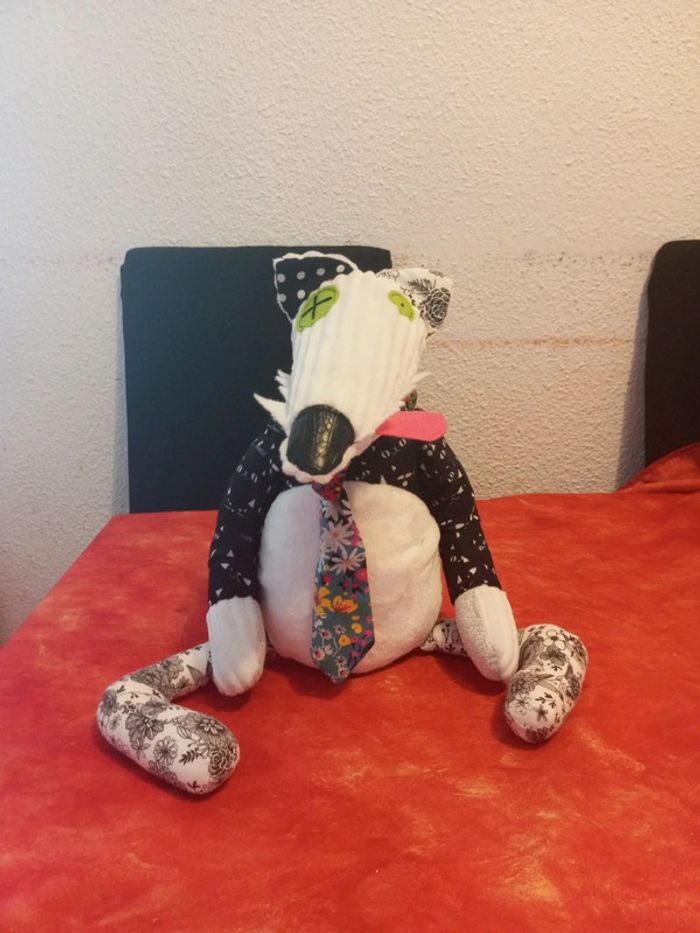 Grand loup patchwork avec cravate - photo numéro 4