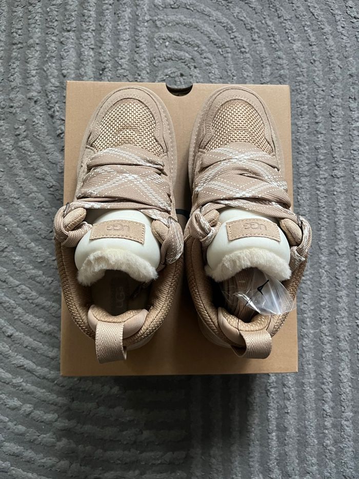 UGG Lowmel Sand / Beige Taille 39 - photo numéro 7