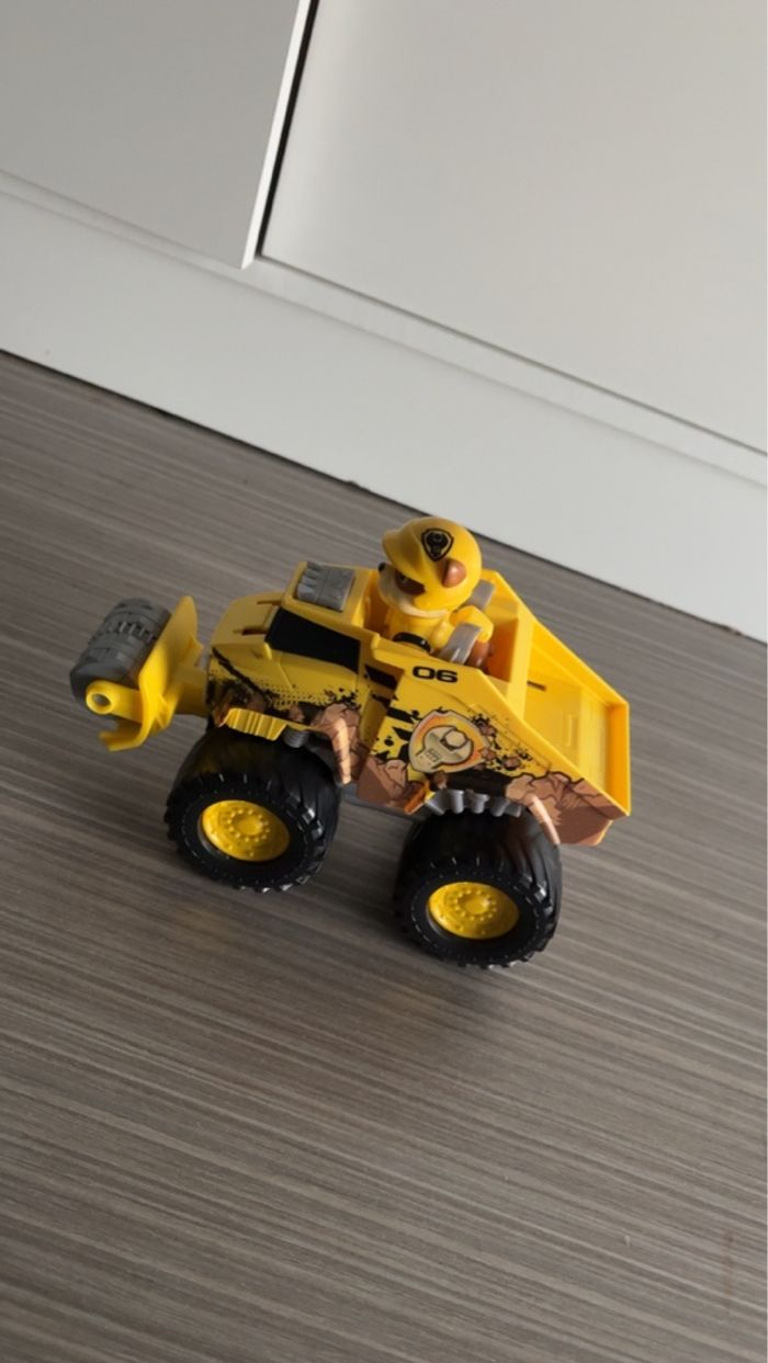 Véhicule Ruben - photo numéro 2