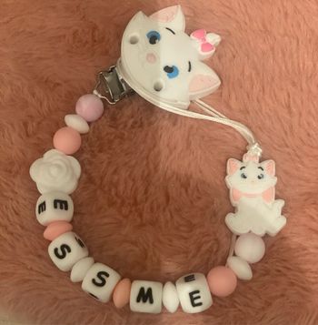 Attache tétine aristochat