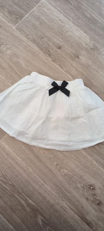 Jupe blanche jamais porté United colors of Benetton