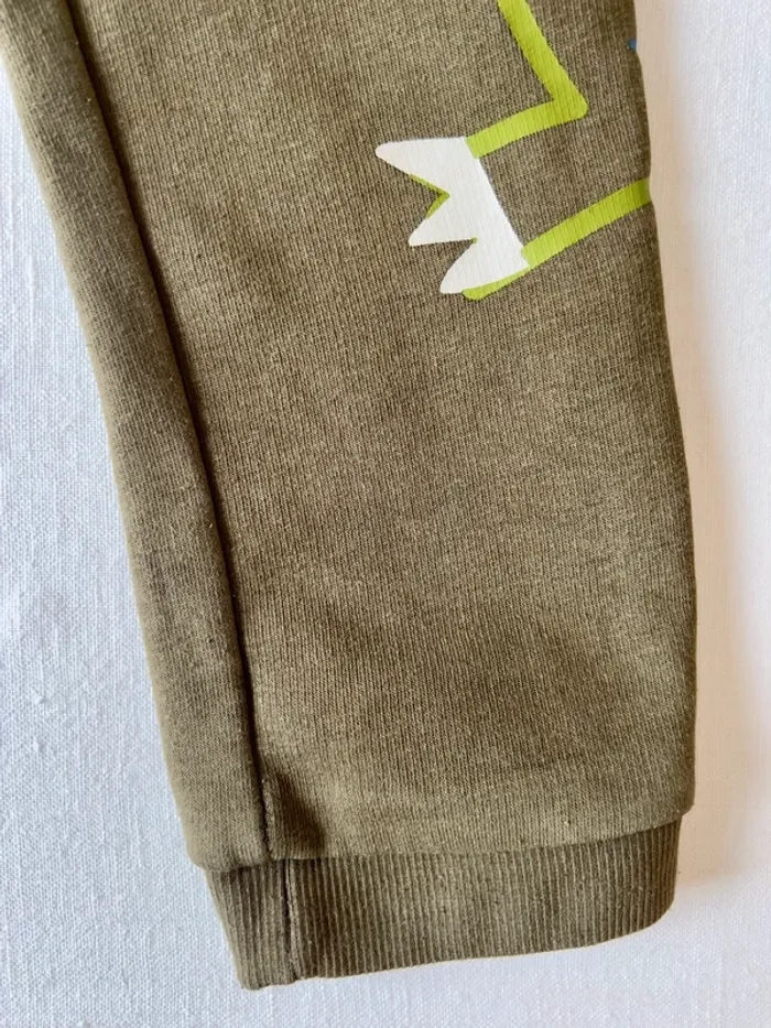 Ensemble DPAM 5 ans AH 2024-2025 – Sweat dinosaure + pantalon jogging dinos - photo numéro 11