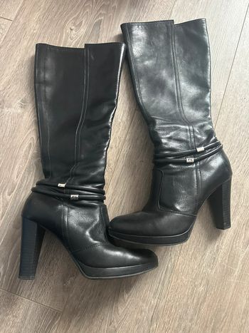 Bottes noires à talons