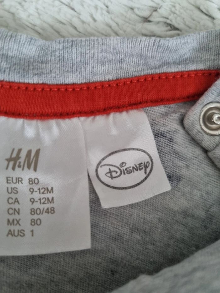 Tee shirt gris h et m disney taille 12 mois - photo numéro 2