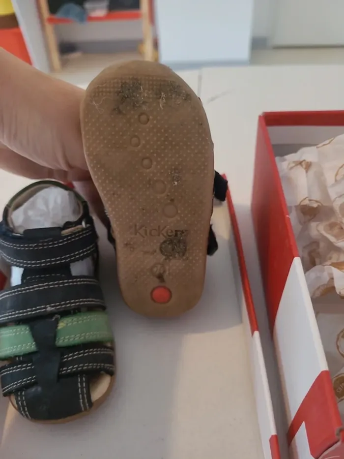 Sandale bleu vert kickers porté taille 20 - photo numéro 4