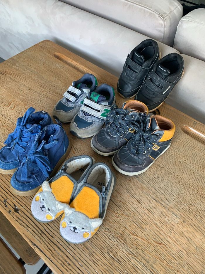 Lot chaussures garçon taille 23