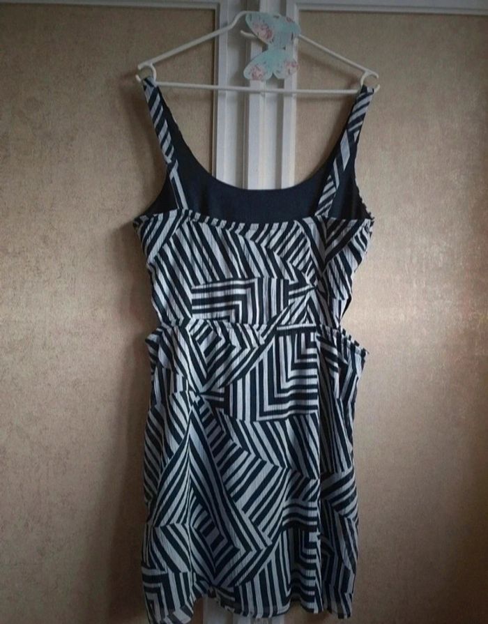 Robe noir blanc jennyfer taille M - photo numéro 5