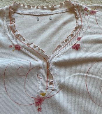 Haut de pyjama col en V manches courtes  Taille 40 rose NEUF