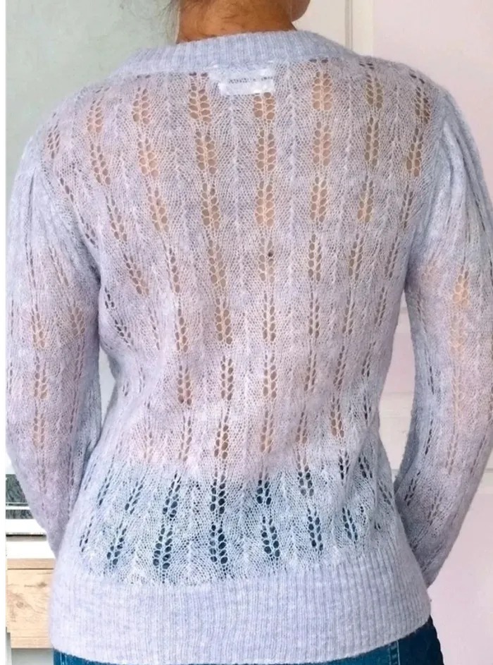 Pull maille ajourée - Laine - Mango - parme / lilas - S = XS actuel - Comme Neuf - photo numéro 2