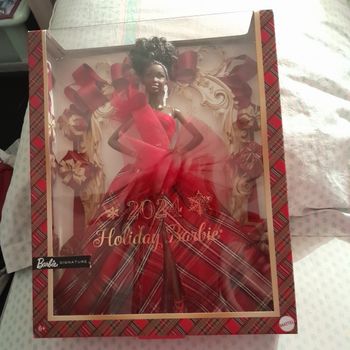 Barbie holiday 2024, signature