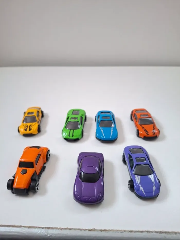 Lot de 7 petites voitures - photo numéro 2