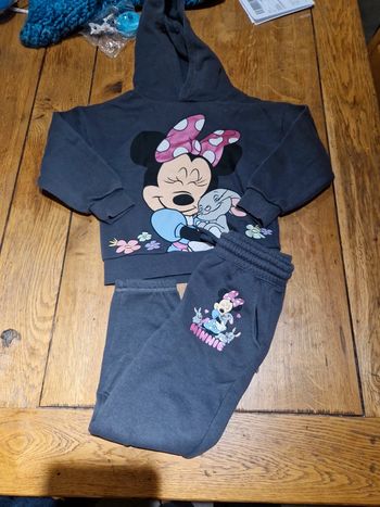 Jogging Minnie