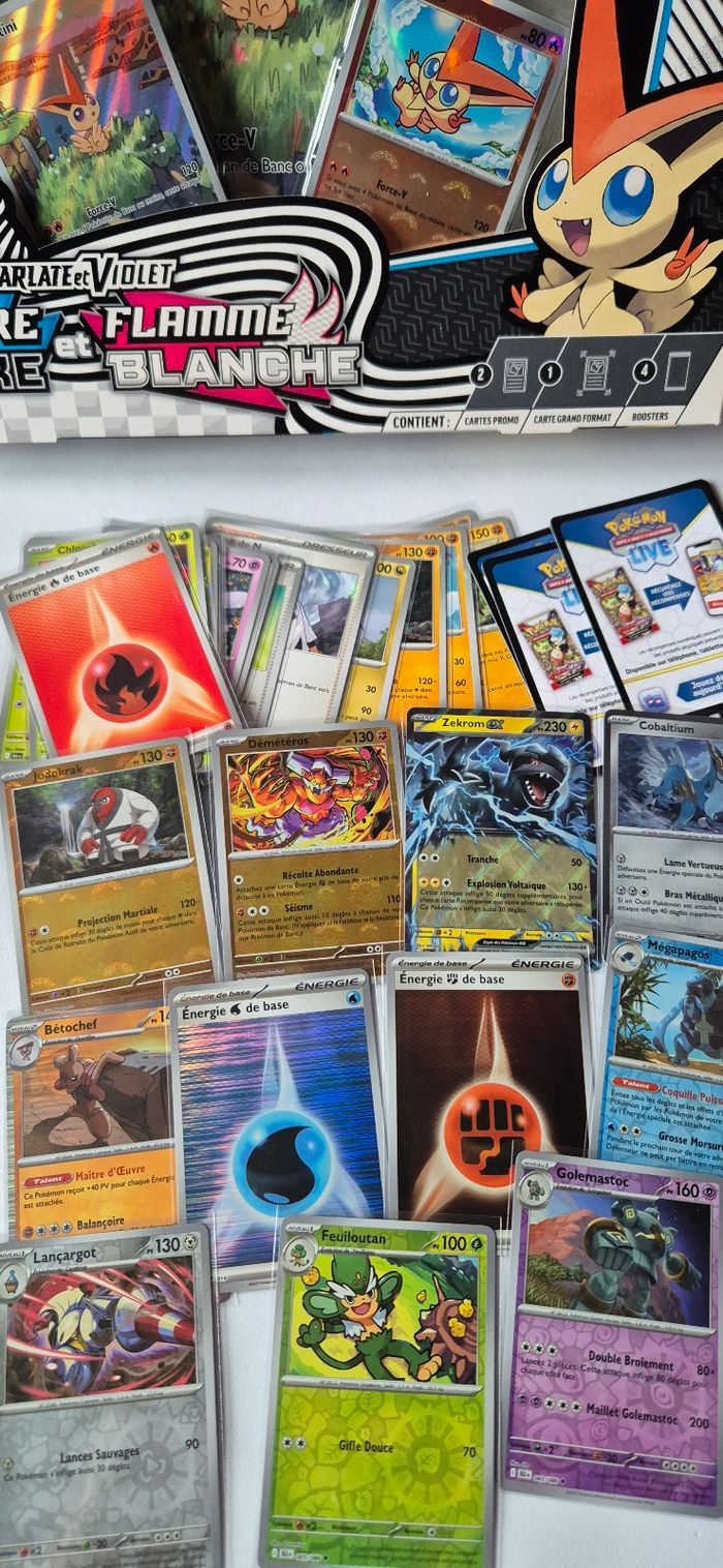 Pokémon masterball pokeball reverse me01 me02 ev10.5 victini ( sortie de boosters et ETB ) - photo numéro 3