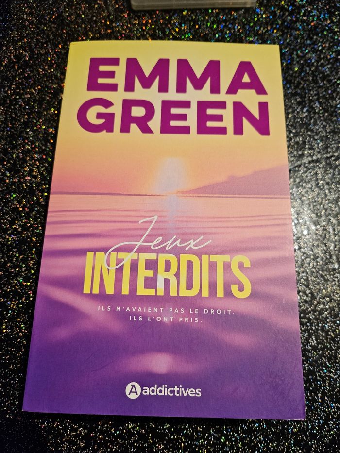 Livre Jeux interdits d'Emma Green - photo numéro 3